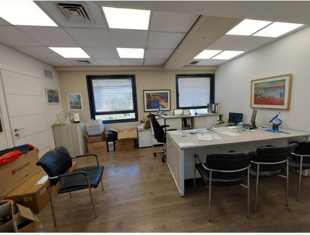 משרד 225 מ"ר להשכרה בירושלים משופץ