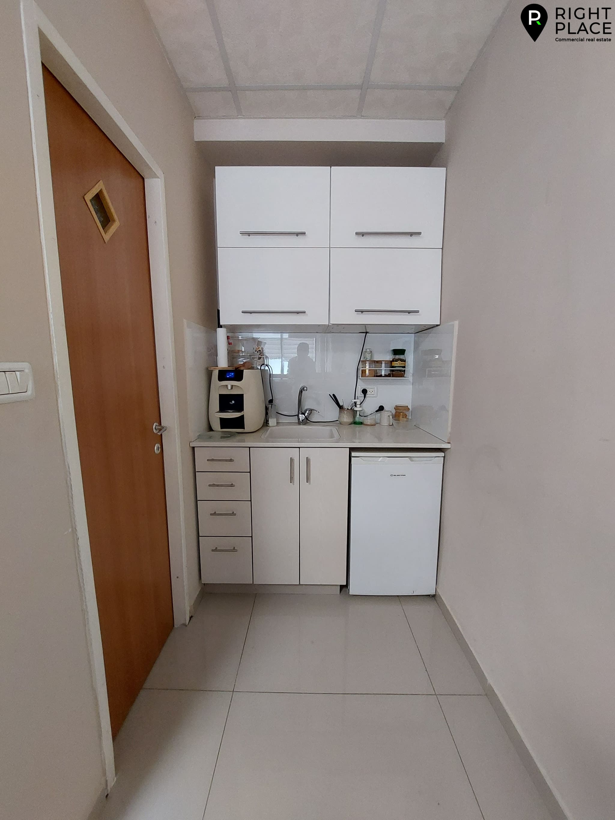 משרד 60 מ"ר להשכרה בירושלים משופץ