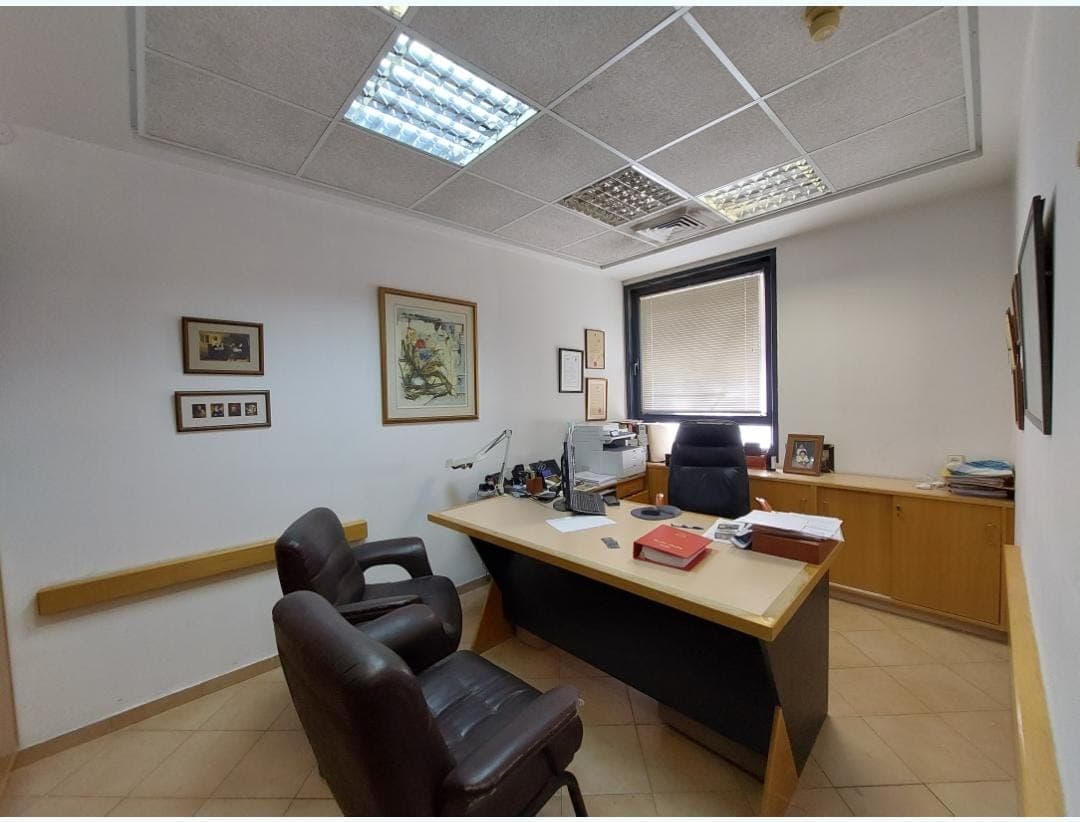 משרד 60 מ"ר להשכרה בירושלים עם חניה