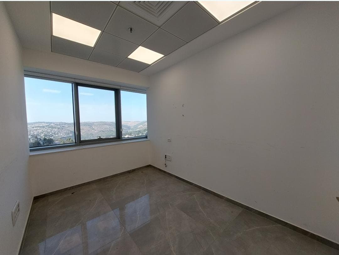 משרד 105 מ"ר להשכרה בירושלים יוקרתי