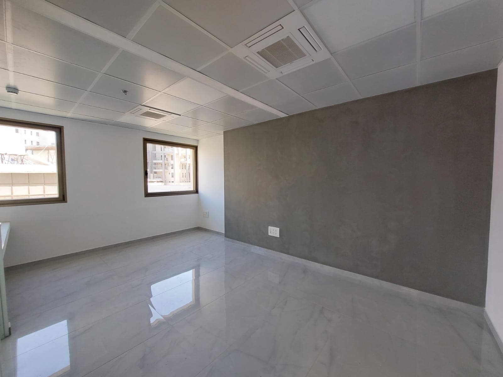 משרד 115 מ"ר להשכרה בירושלים משופץ