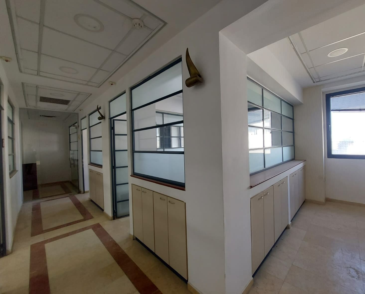 משרד 111 מ"ר להשכרה בירושלים עם חניה