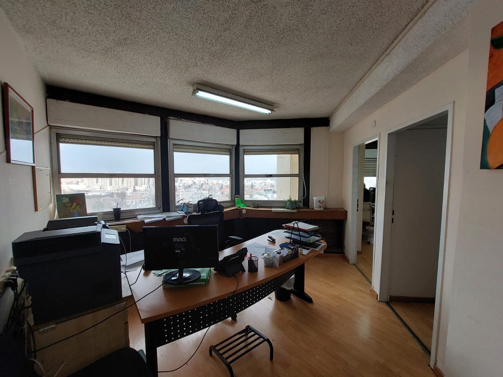 משרד 100 מ"ר להשכרה בירושלים משופץ