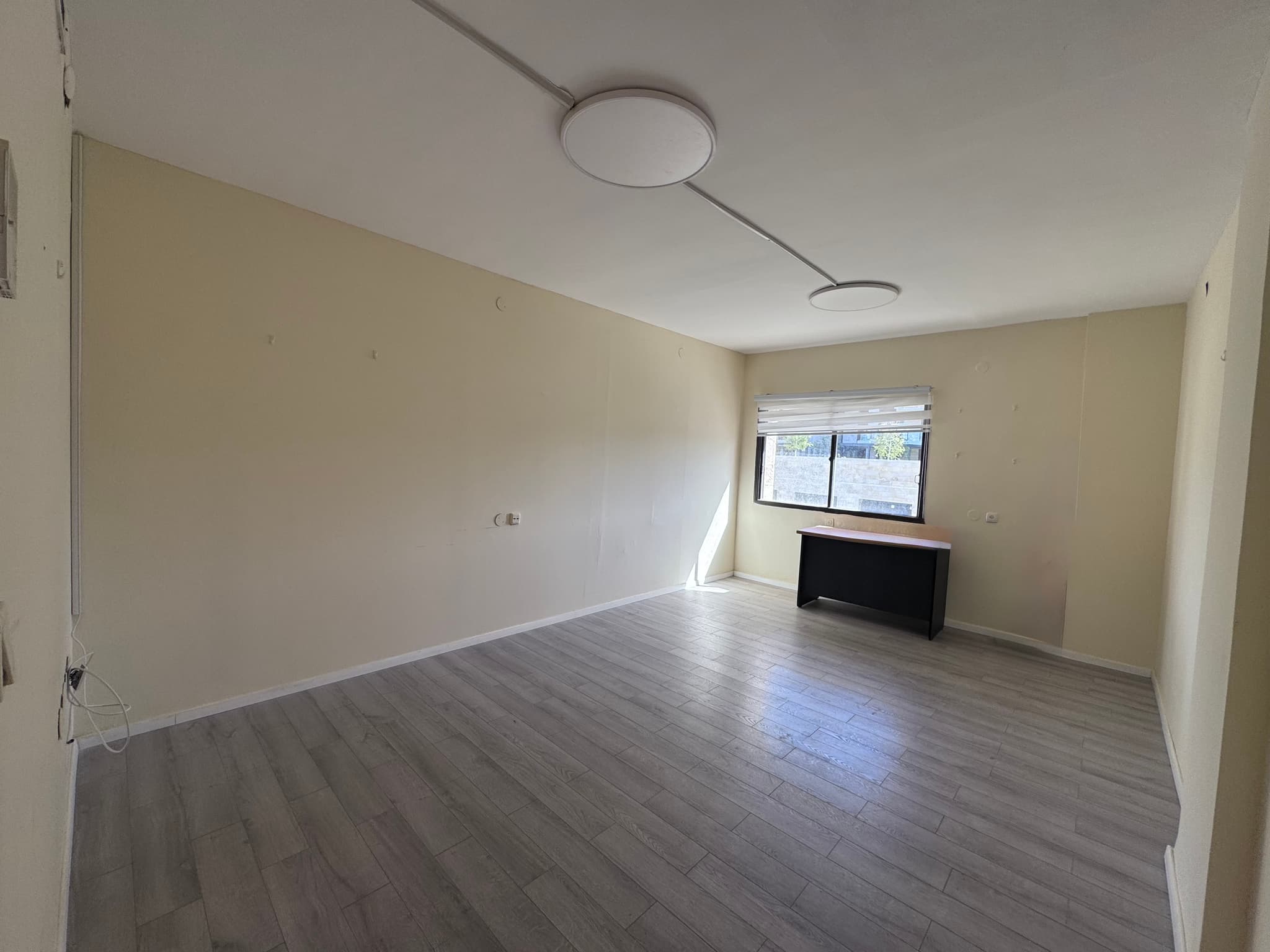 משרד להשכרה במושבה הגרמנית ! - תמונה 1