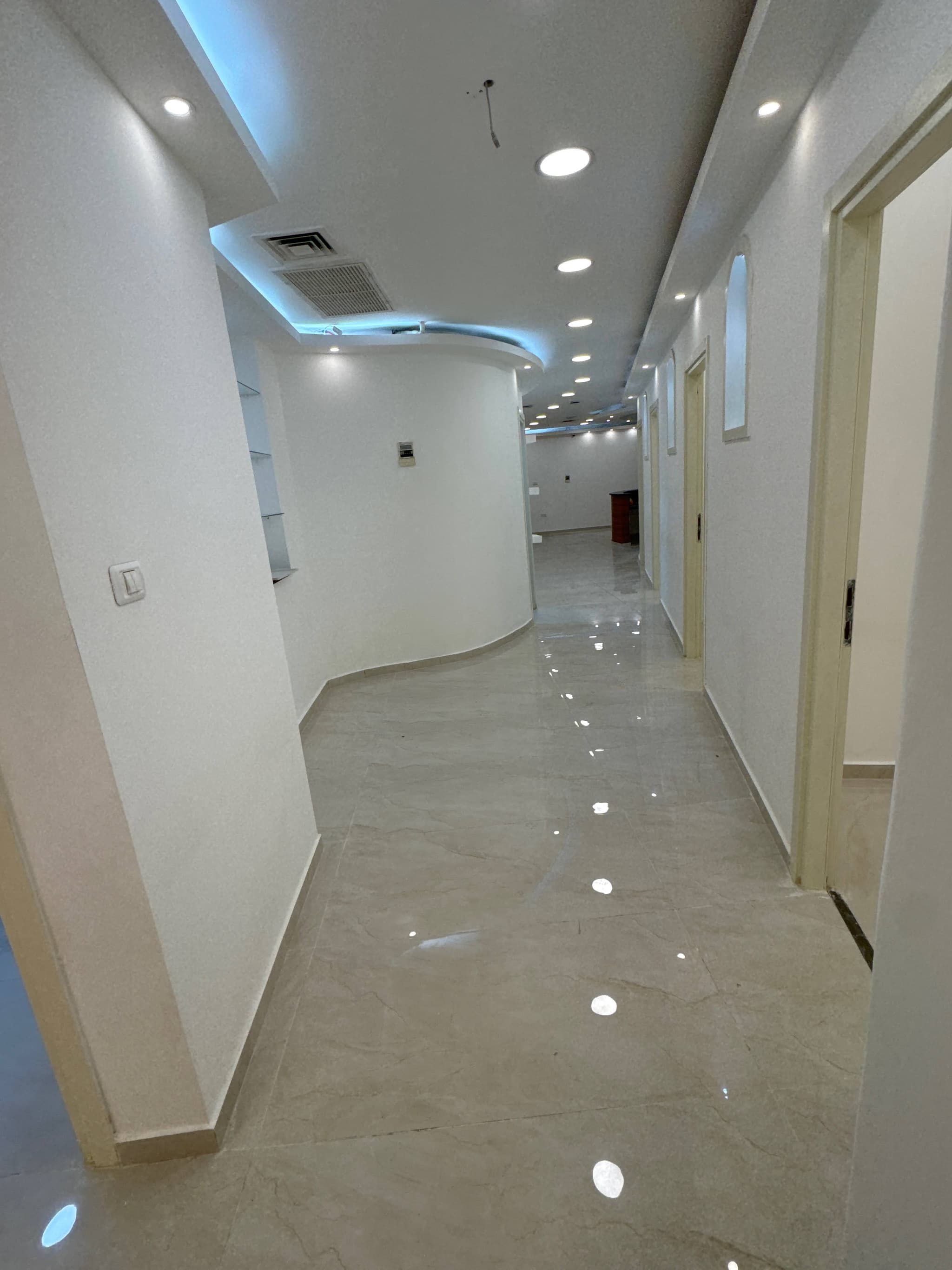 משרד למכירה בכניסה לעיר ירושלים! - תמונה 1