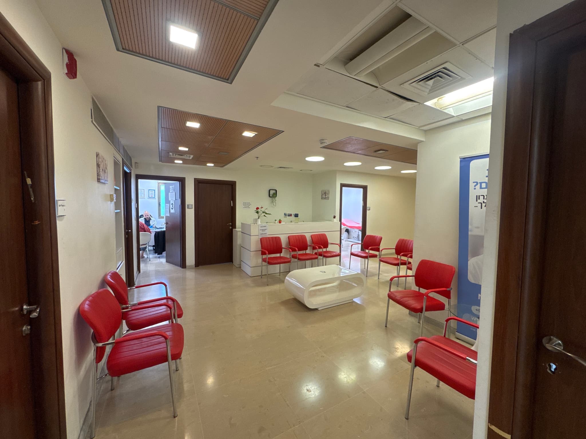 משרד להשכרה בכניסה לעיר! - תמונה 1