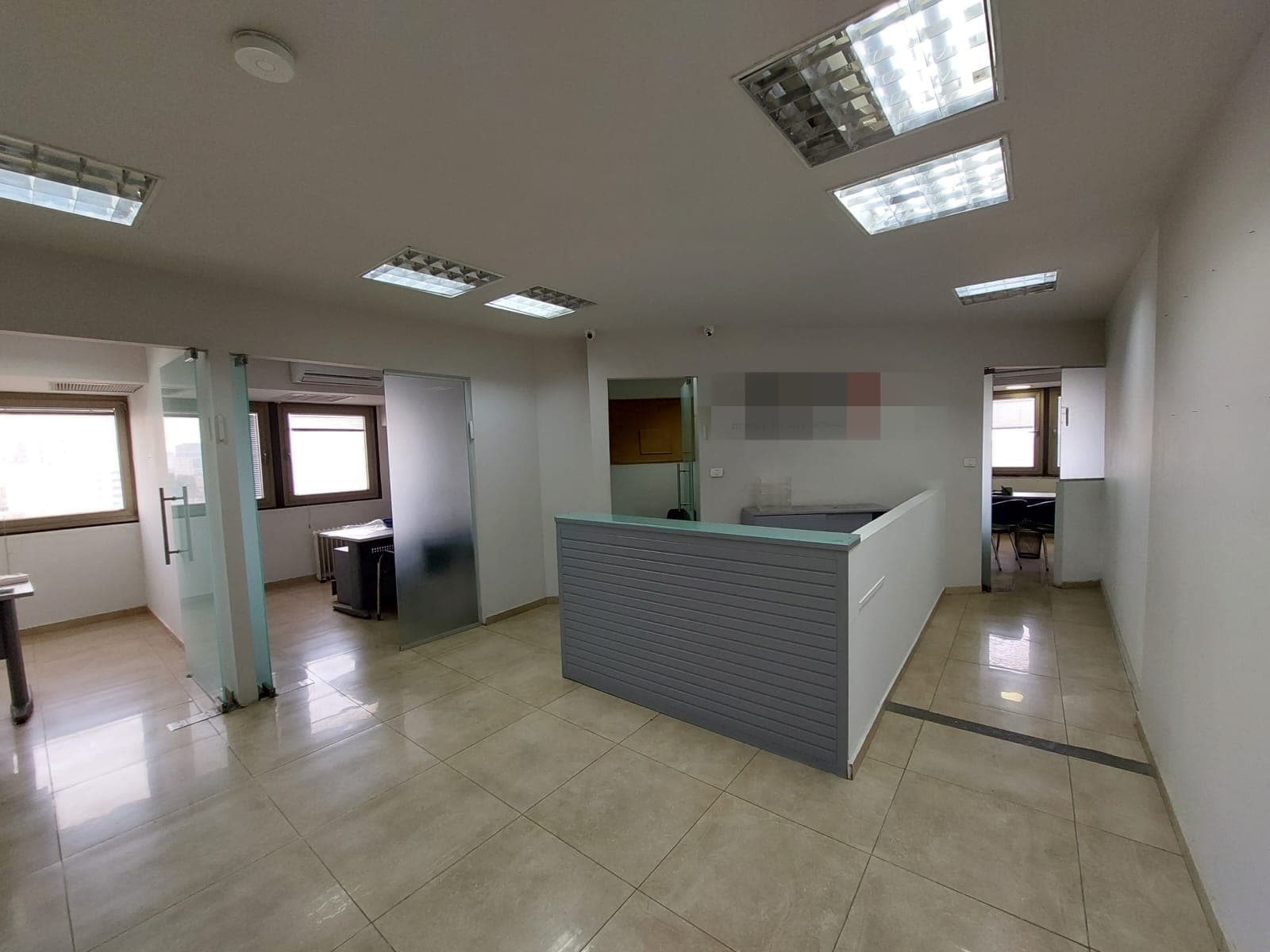 משרד להשכרה במרכז העיר! - תמונה 1