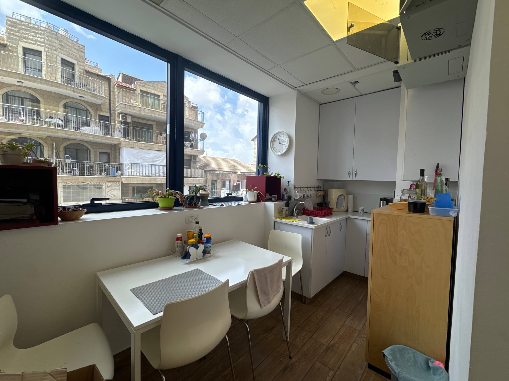 משרד להשכרה במרכז העיר! - תמונה 1