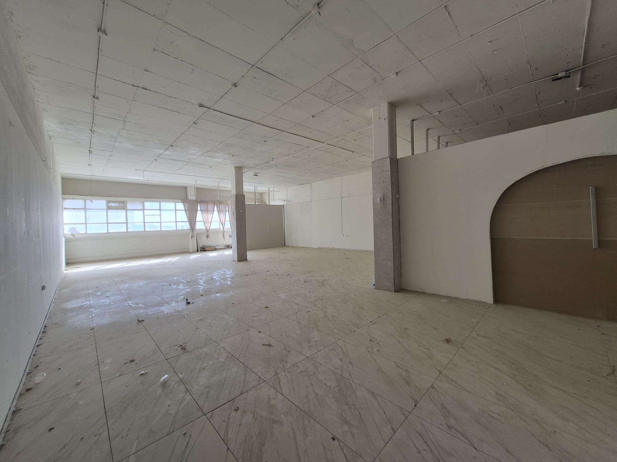 שטח/תעשייה/חנות/משרדים בגבעת שאול להשכרה! - תמונה 1