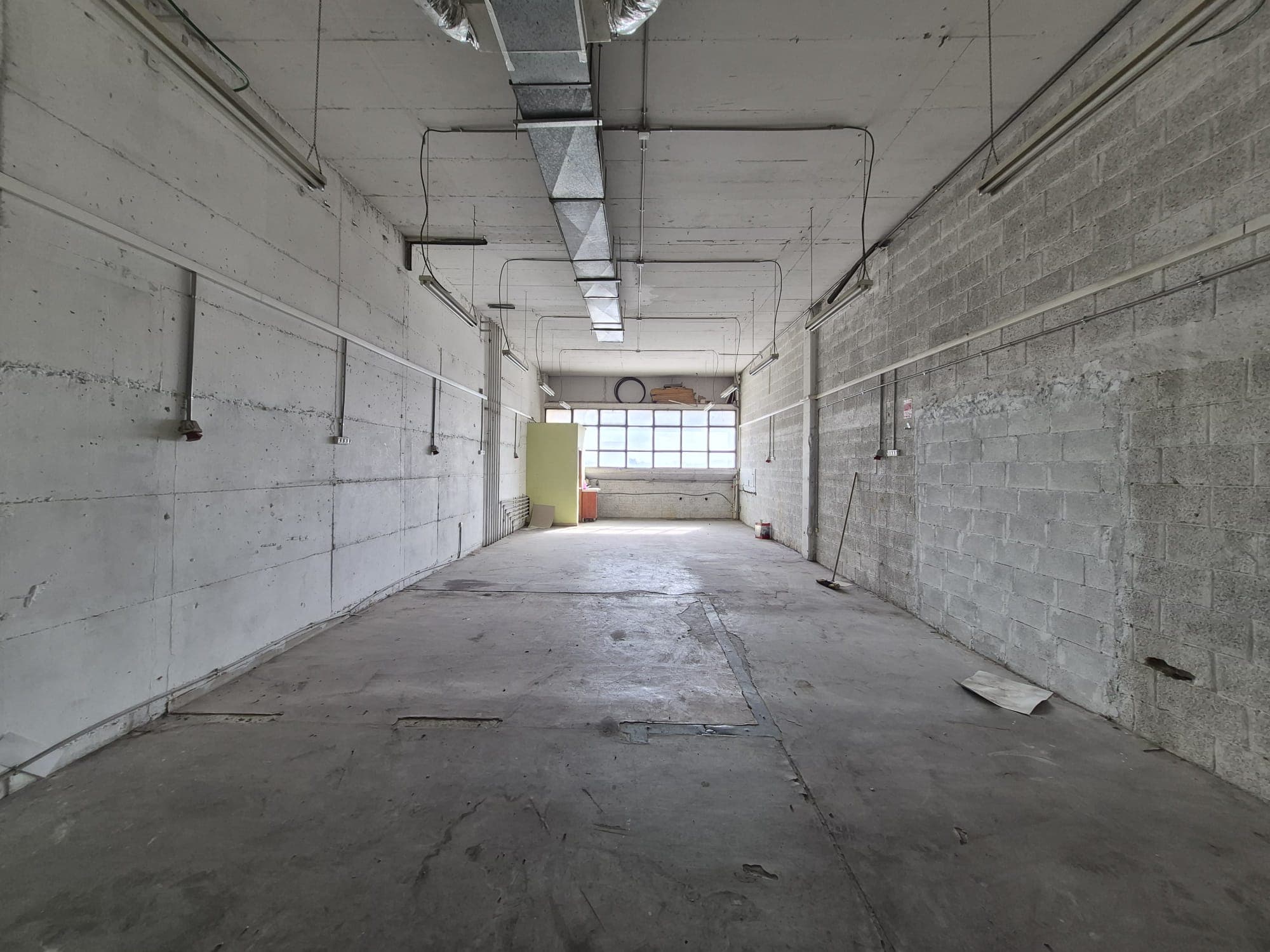 שטח משרדים/תעשייה/חנות בבעת שאול להשכרה! - תמונה 1