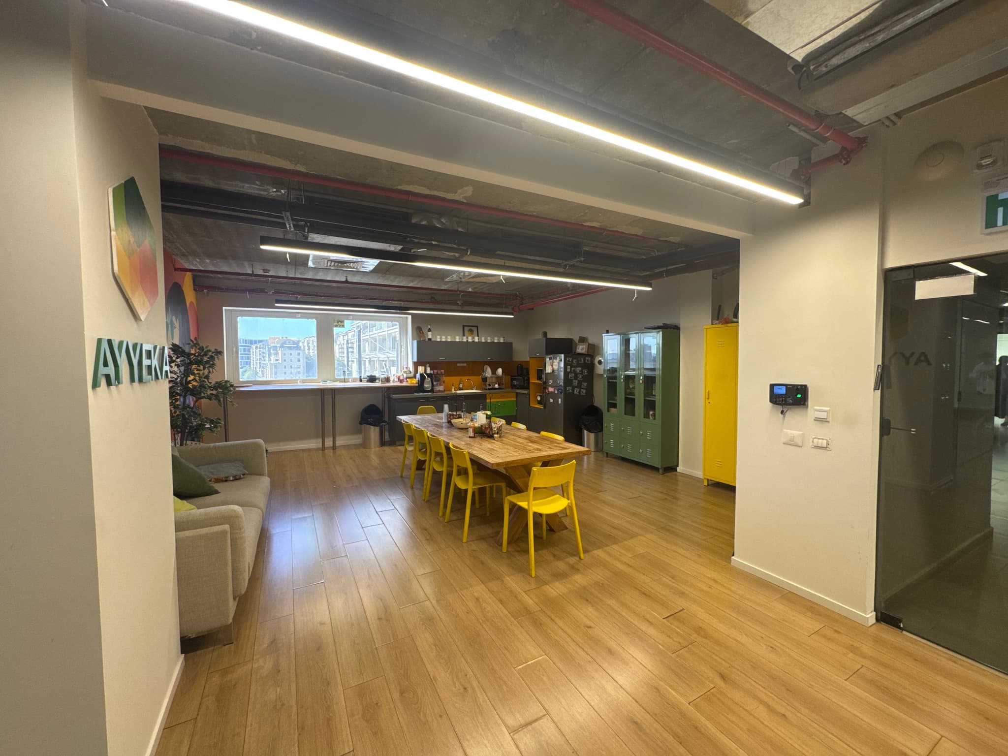 משרד להשכרה בכניסה לעיר! - תמונה 1