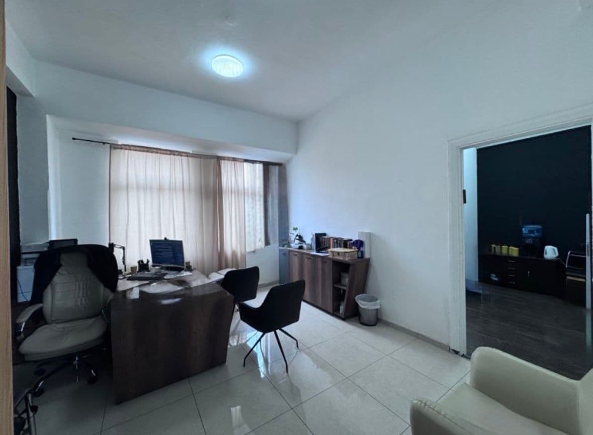 משרד להשכרה במרכז העיר! - תמונה 1