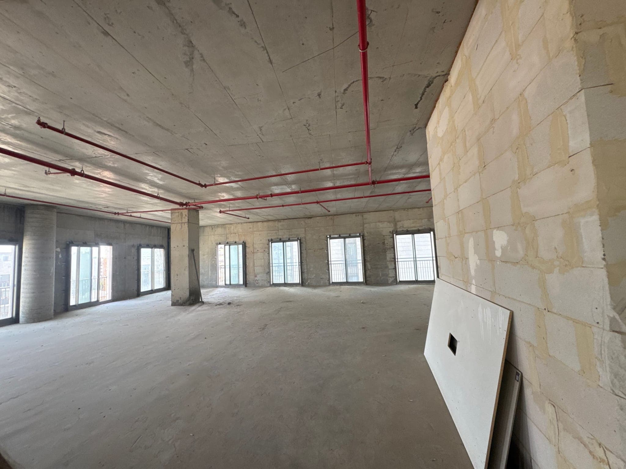 משרד להשכרה במרכז העיר! - תמונה 1